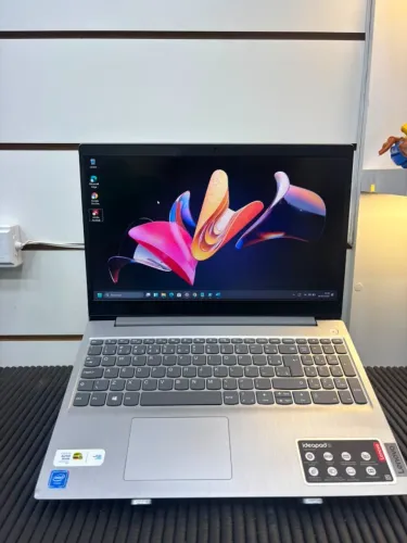 Notebook - Lenovo ideapad 3i- Celeron 11ª - 4 GB RAM / SSD 128 SSD