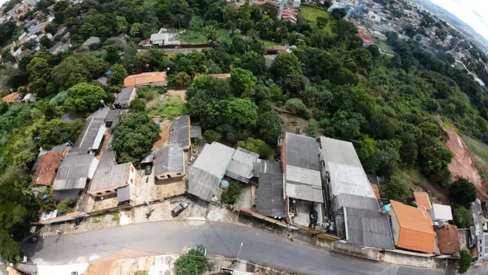 Terreno com 1819 metros no Jardim Novo Mundo - Goiânia - GO