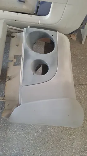 Vendo ponta para-choque lado motorista carreta