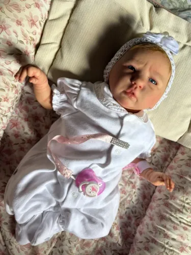 Boneca Bebê Reborn Realista Elllie Sue + KIT maternidade - Neném Reborn Recém Nascida