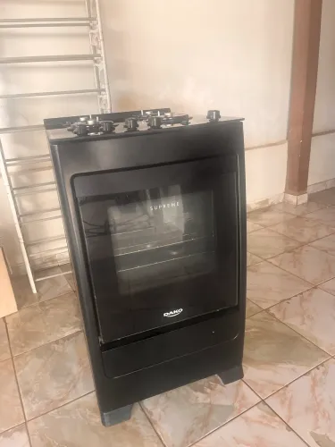 Vendo fogão 4 bocas e painel de sala novo