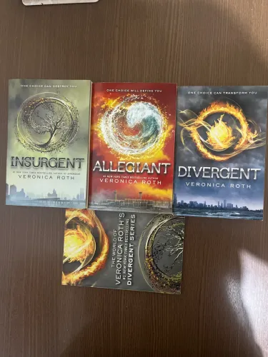 Kit 3 livros da série Divergente