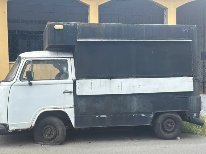 Volkswagen Kombi Standard/ Luxo/ Serie Prata 1996