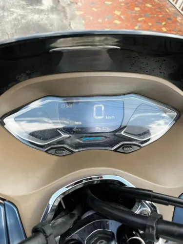 Honda PCX 160 2024 - Estilo, Conforto e Economia em Uma Só Moto