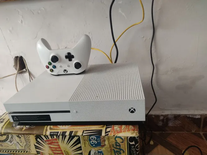 Xbox one s com 120 jogos parcelo até 24 x