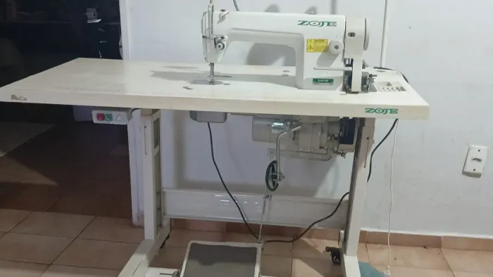 Maquina reta zoje