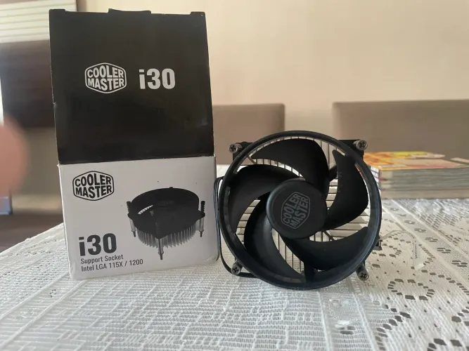 Cooler box- Cooler master