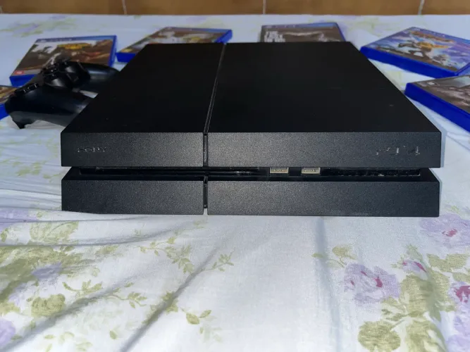 PS4 FAT 500gb 1 controle + 8 jogos NEGOCIÁVEL 