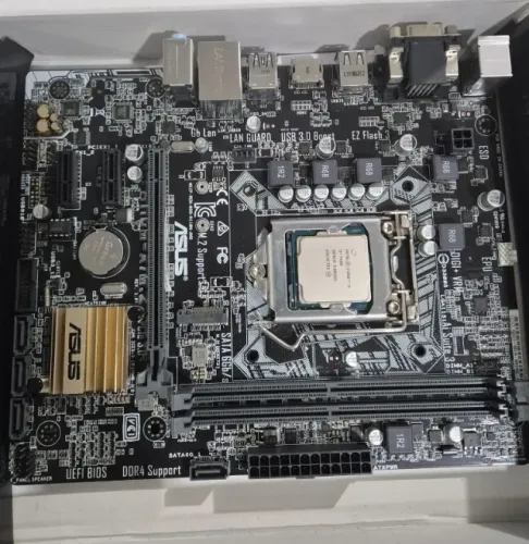 Kit Placa-Mãe ASUS + Intel Core i5-7400 - LGA 1151 - DDR4