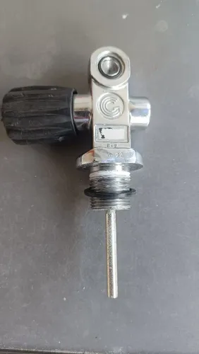 Torneira para cilindro de mergulho