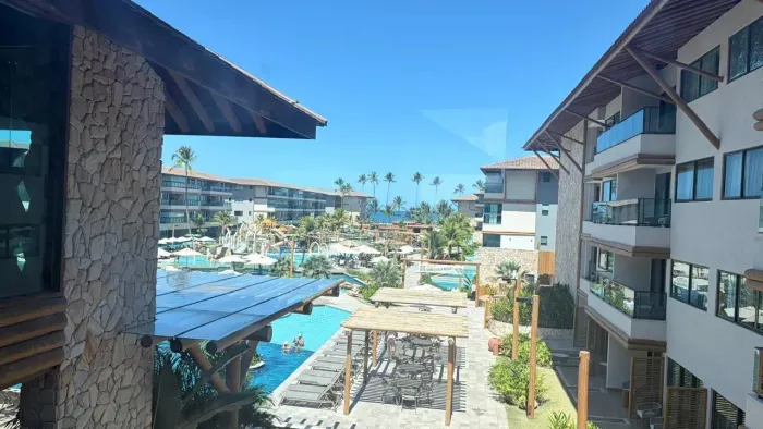 MURO ALTO - Apartamento 92m² com3 quartos, 1 suíte, frente parque aquático no melhor resor