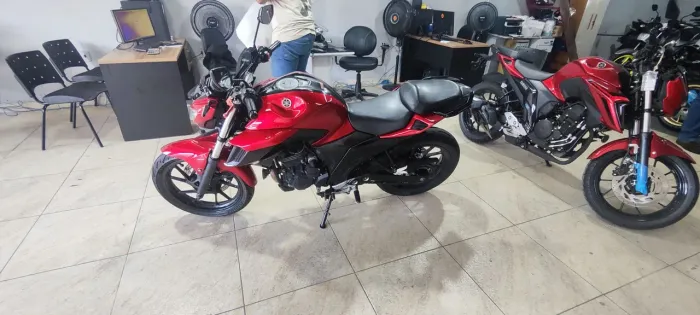 YAMAHA FZ 25 VERMELHA 2021 Shalon veículos Cariacica