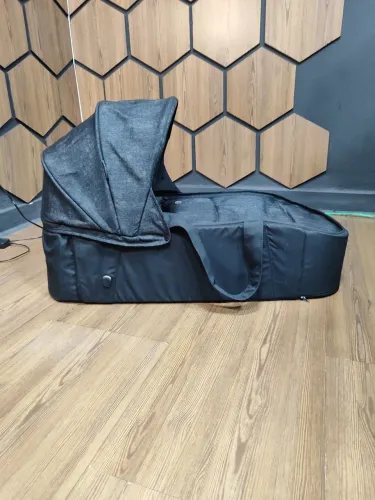 Moisés / Berço Portátil de Luxo Maxi-Cosi - Conforto e Segurança