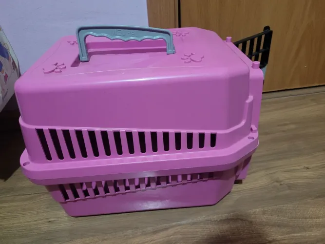Vende-se caixa para transporte para pet de pequeno porte. 