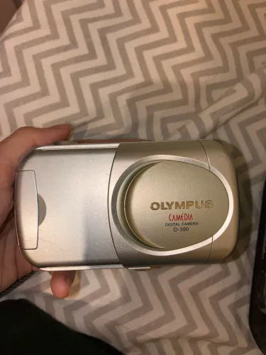 Câmera Olympus D-390