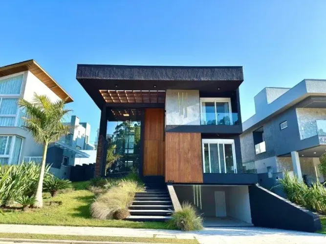 LINDA CASA NOVA NO CONDOMÍNIO ALPHAVILLE - LOMBARDIA- MOBILIADA- DECORADA