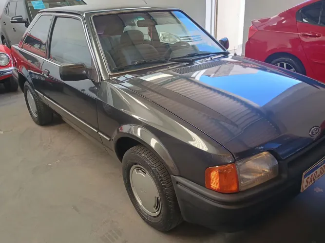 Ford Escort GL 1.8i / 1.8 (álcool) 1991