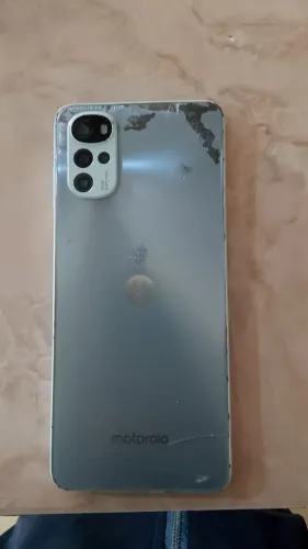 Vendo moto g22 128 gigas ou troco por iPhone não importa qual seja sou de sp