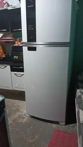 Geladeira nova com apenas 3 meses so de uso