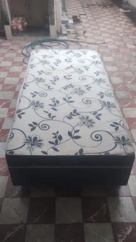 Cama box e colchão Ortobom de solteiro