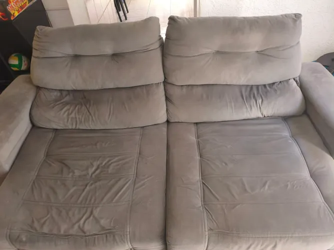 Sofá retrátil 3 lugares usado 