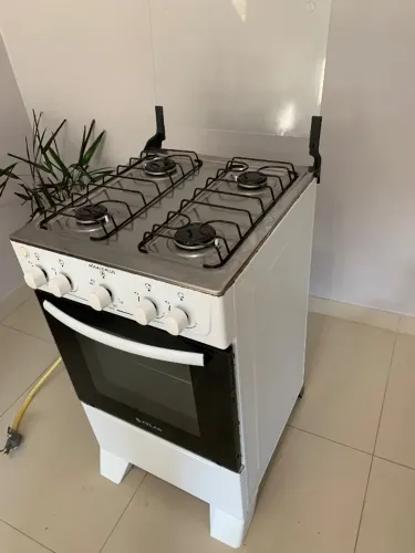 Fogão seminovo 4 bocas