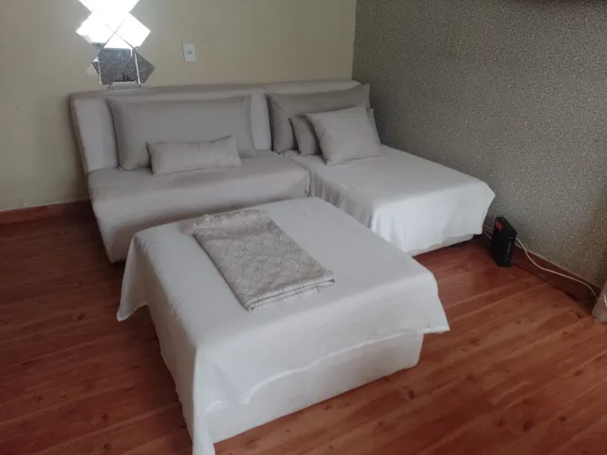 Sofás modulados espumas e estrutura perfeito estado
