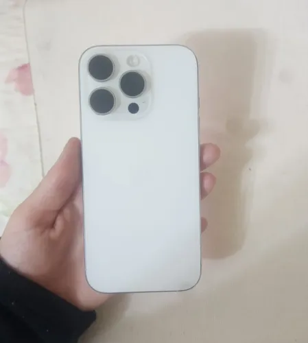 iPhone 16 Pro Branco 
