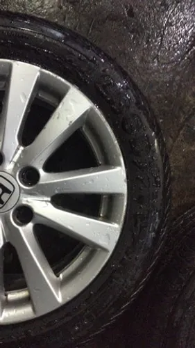 Roda aro 16 com pneus Honda Civic e new civic