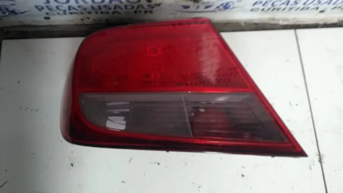 Lanterna traseira VW gol lado esquerdo.