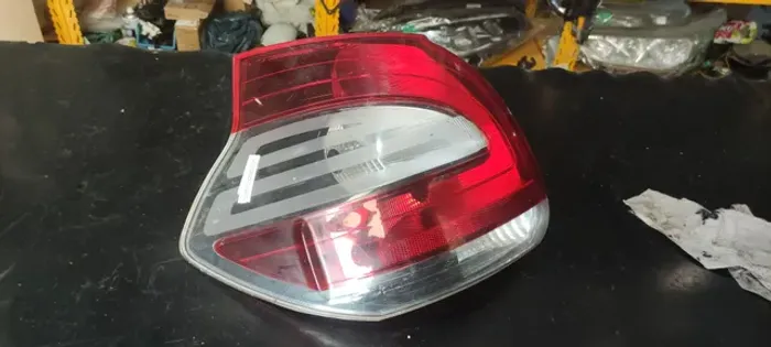 Lanterna esquerda Mobi Original