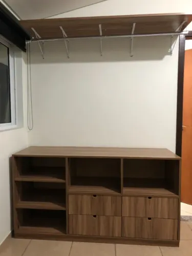 Rack com Gavetas e Prateleira