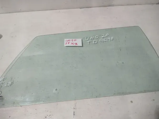 Vidro traseiro direito Fiat/uno 95/98
