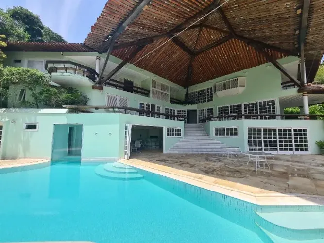 Casa no Canal Portogalo Angra dos Reis, de frente a Ilha Grande vaga duas lanchas 50 pés.