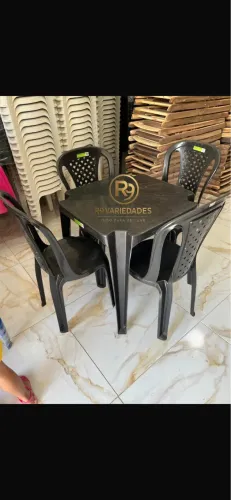 CONJUNTO MESA E 4 CADEIRAS PLASTICAS
