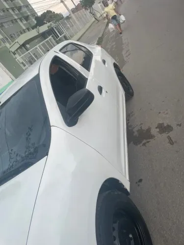 Vendo ou Alugo Logan no gás $700 alcool 600