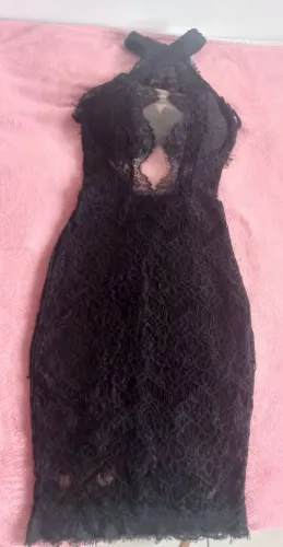 Vestido preto de renda