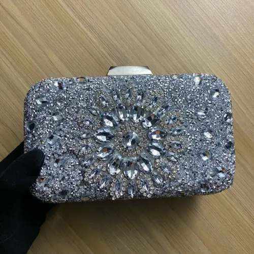 Bolsa/Clutch de Festa com Pedrarias