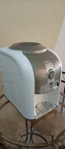 Geladeira de Galão 220 volts ( impecável)