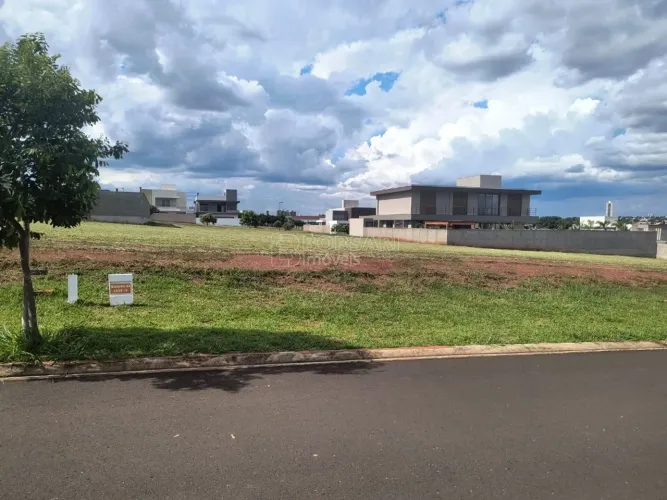Venda de Terreno / Condomínio na cidade de Araraquara