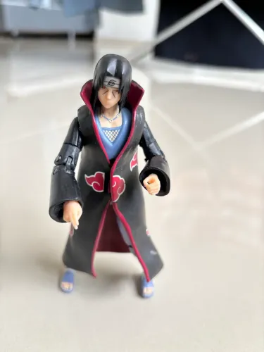 Boneco articulado Itachi Uchiha