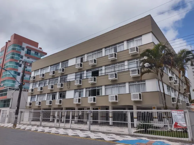 Apartamento em Caiobá por dia