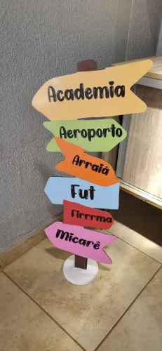 Totem, enfeites mesa para festa 'Estou no lugar errado"