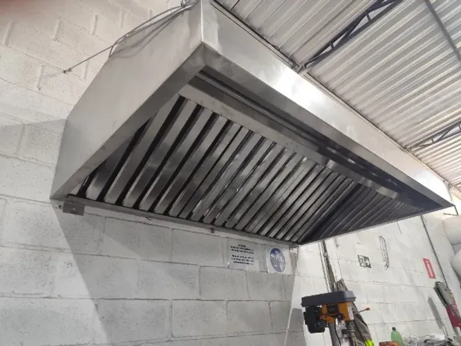Coifa de Parede Profissional em Aço Inox - Ideal para Restaurantes