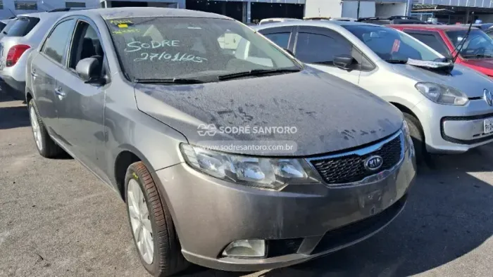 SUCATA KIA CERATO 2011