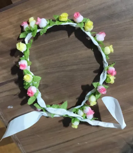 Tiara de flores delicadas