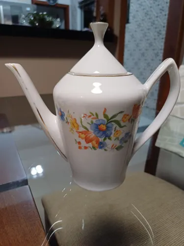 Porcelana Pozzani. Bule para café e chá. Antiguidade