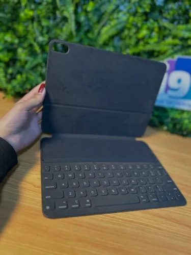 Case Fólio Magic Keyboard  iPad 11   A2033  Seminovo  (3 meses de garantia)   R$500