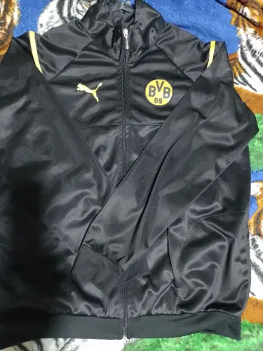 Jaqueta do Borussia+ calça do PSG ( buscar no local só aceito vender)