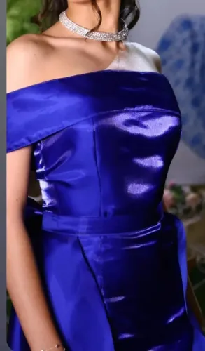 Vestido festa azul bic - com calda